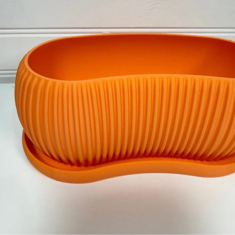 Terra Planter, Indoor Planter with Drainage Tray, Tabletop Planter, Ridged
